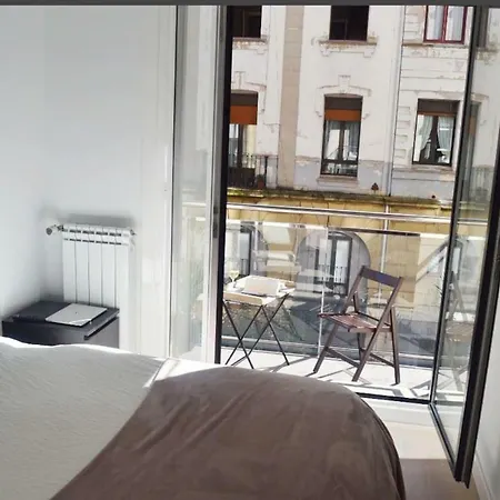 Luxury Ondarreta Beach + 2 Parking Places + Wifi Apartment *